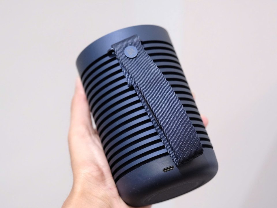 Hình ảnh chi tiết Loa B&O Beosound Explore (Navy) góc chụp 2